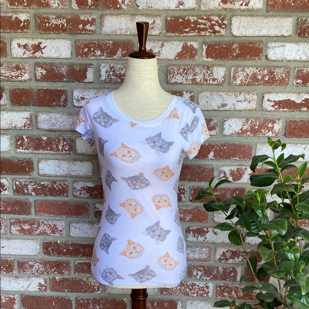 Cat🐈Print🐾🐈‍⬛White T-Shirt